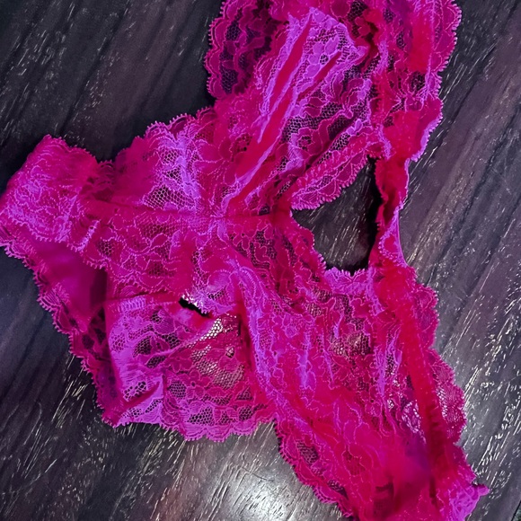 Victoria's Secret Lace 'Cheekini' Bikini Panty, sz M - Picture 3 of 5